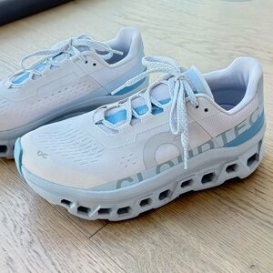 824 On Running Cloudmonster Running Shoes Frost Wash Light Blue Women 9